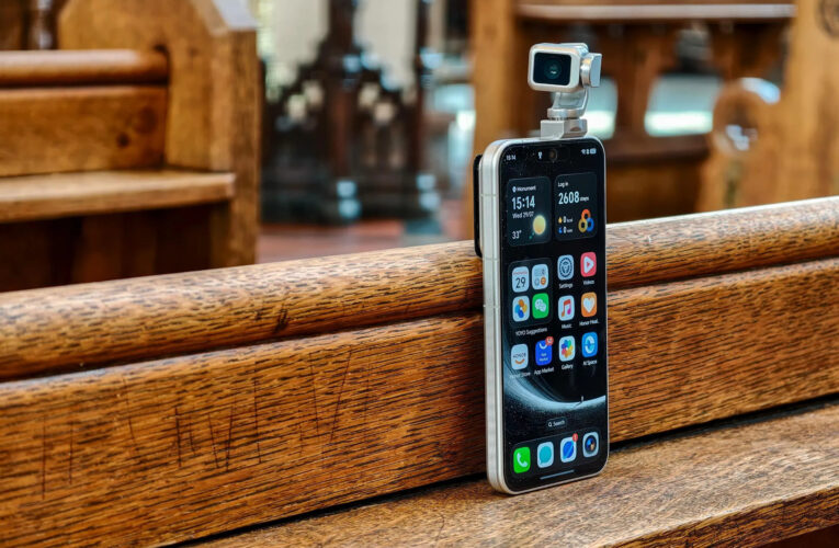 Honor Robot Phone Resmi Meluncur, Kamera Bisa Mengangguk hingga Ikuti Musik