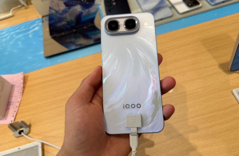 iQOO Neo 11 Ultra dan Z11S Resmi Meluncur, Baterai Tembus 10.000 mAh