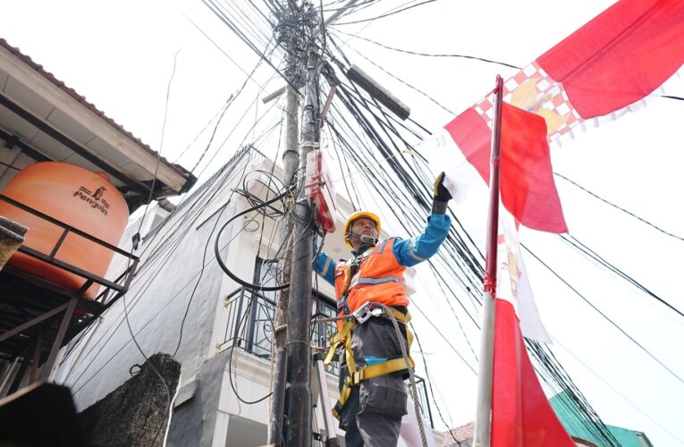 Semarak Kemerdekaan Aman: PLN Imbau Warga Jaga Jarak Dekorasi dari Jaringan Listrik