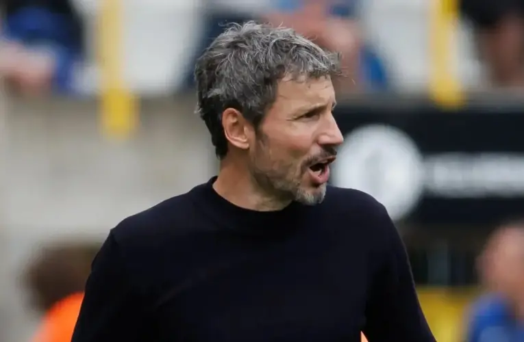Mark Van Bommel Buka Peluang Kembali Latih AC Milan di Masa Depan