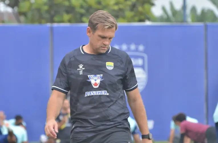 Rayakan Ultah ke-49, Igor Tolic Ungkap Harapannya di Persib