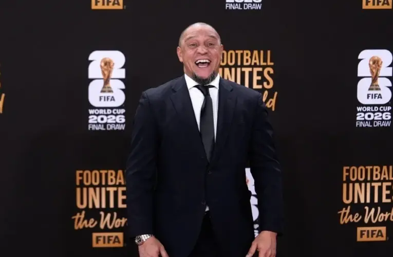 Roberto Carlos Ungkap Pernah Kehilangan 99 Persen Penghasilan