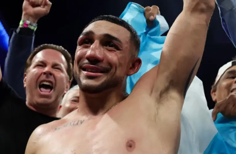 Teofimo Lopez Pertimbangkan Lepas Gelar WBA demi Lawan Ryan Garcia